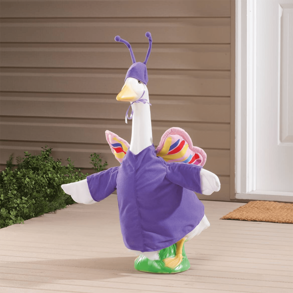 Picture of: A Lawn Goose, the Latest Famous Home Decor Product on TikTok