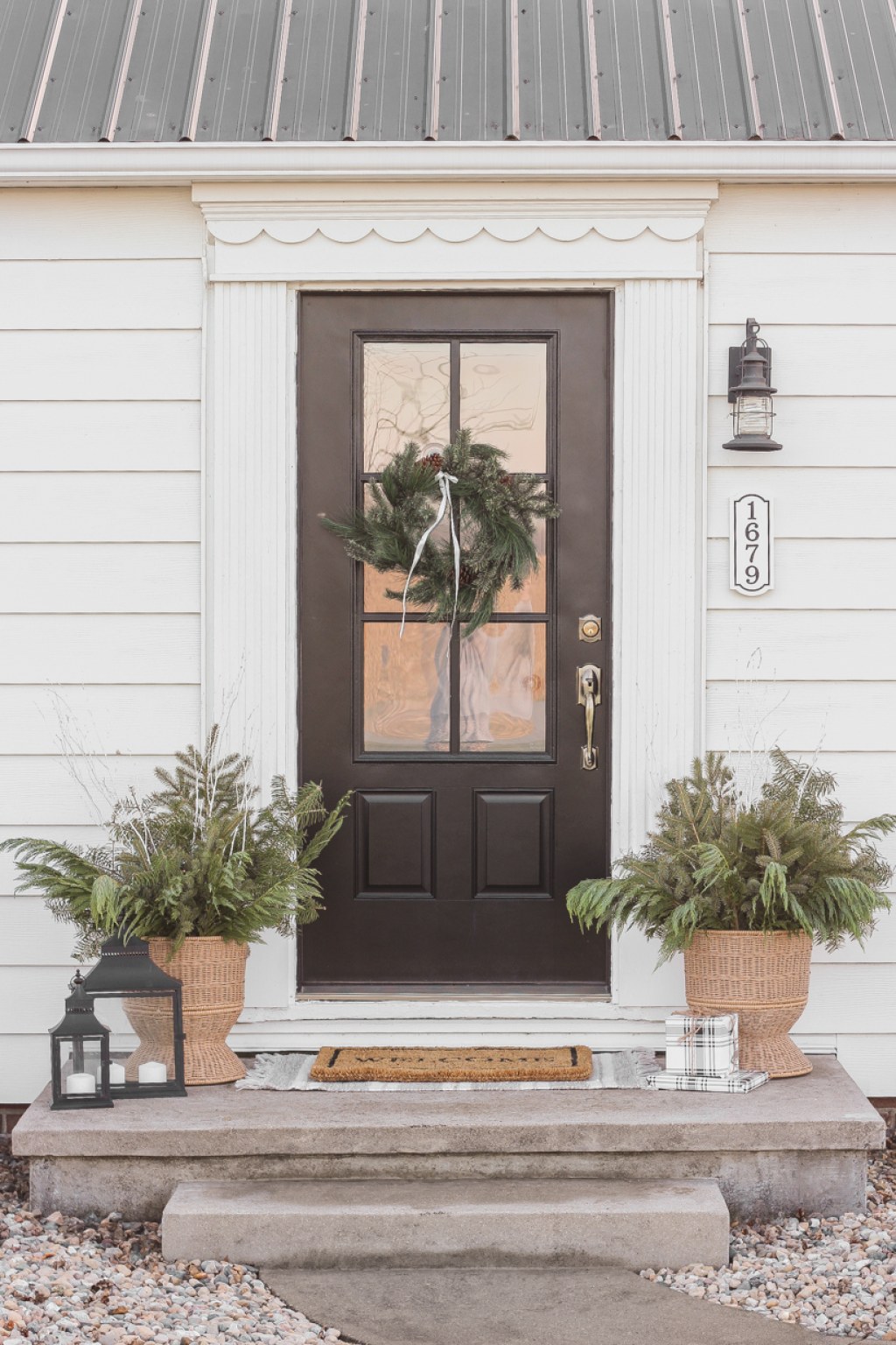 Picture of: Christmas Front Porch & a Winter Planter Tutorial – Love Grows Wild