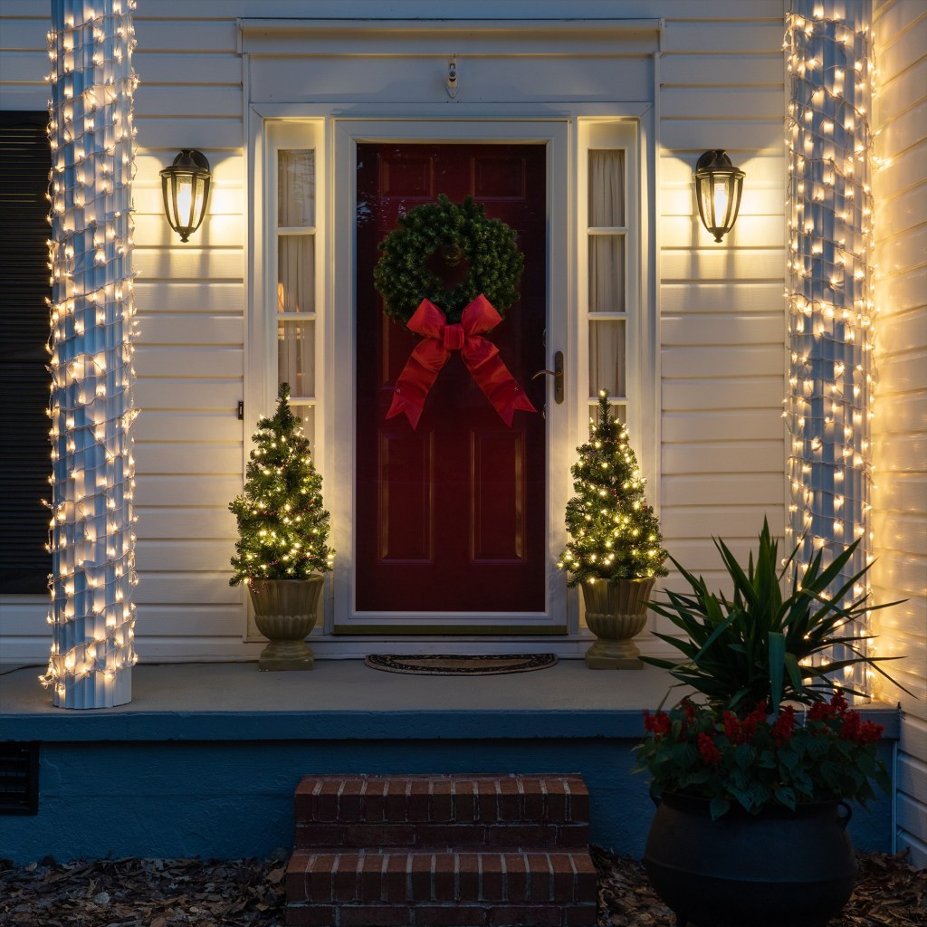 Picture of: Christmas Porch Decorations