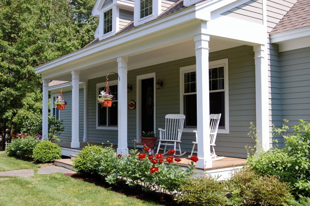 Picture of: Colonial Front Porch – Photos & Ideas  Houzz
