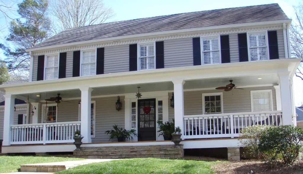 Picture of: Colonial house exteriors, House front porch, Colonial house