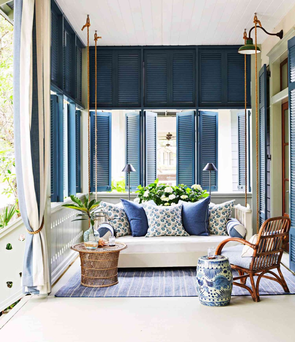 Picture of: Front Porch Curtain Ideas We Love for Every Southern Home