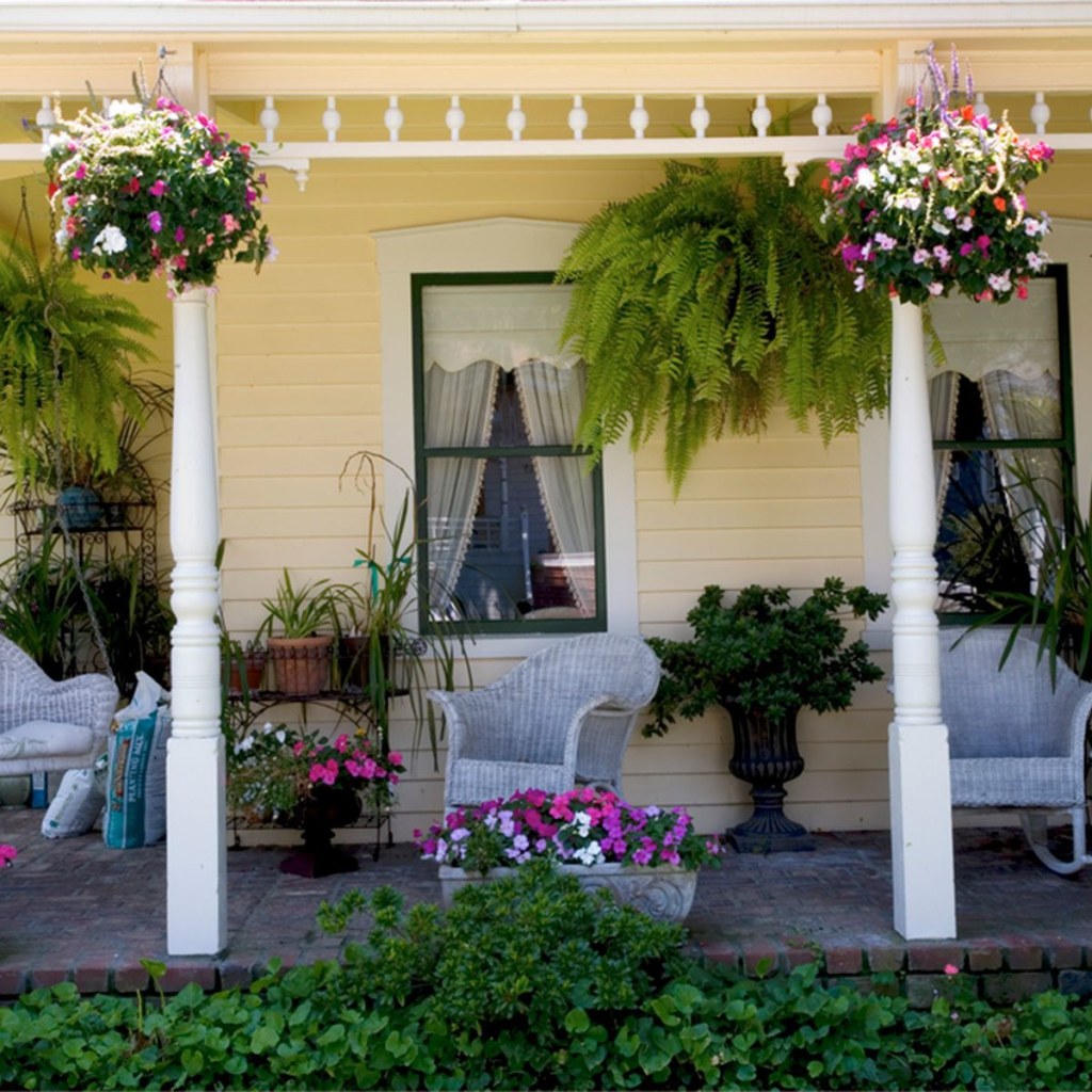 Picture of: Front Porch Ideas and Décor for a More Welcoming Space