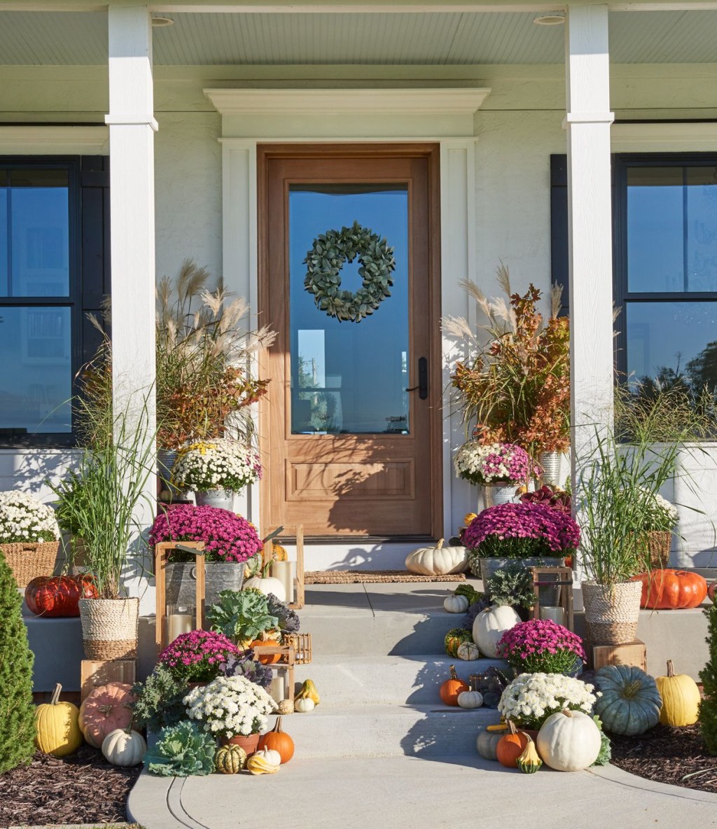 Picture of: Front Porch Planter Ideas to Cover Your Entryway in Color