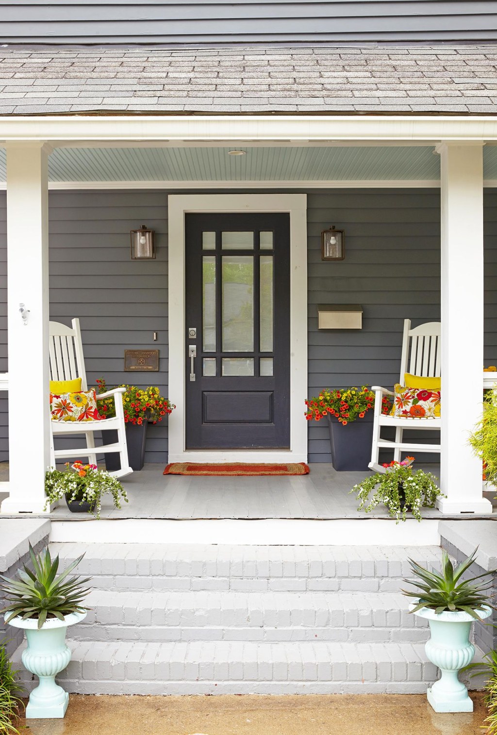Picture of: Stylish Ideas to Make the Most of a Small Front Porch